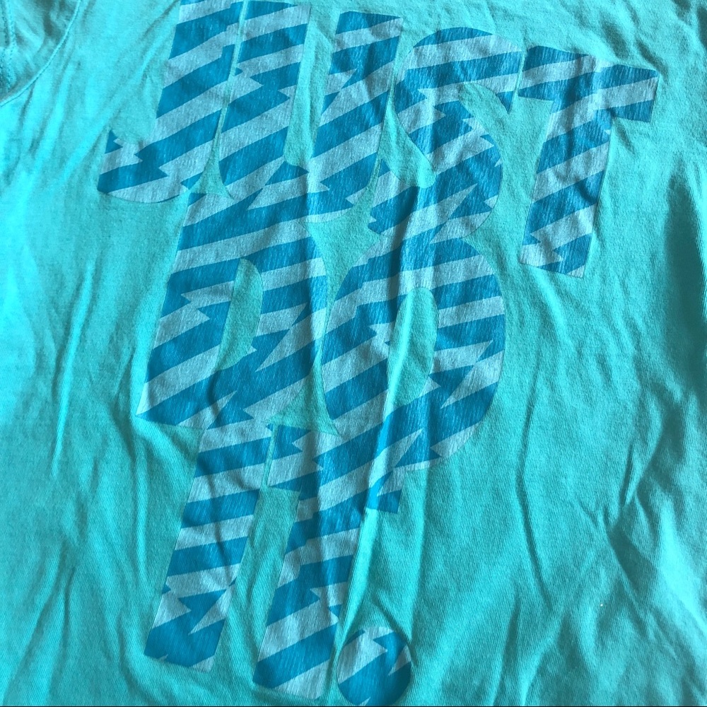 Nike tee - Picture 2 of 3